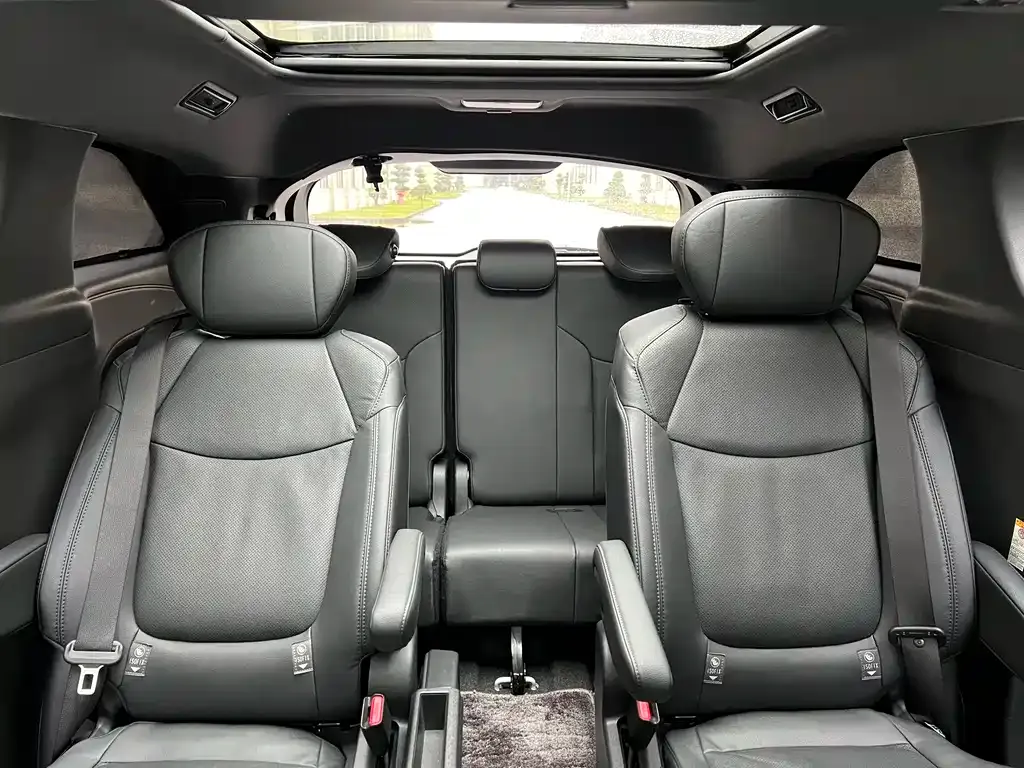 Toyota Sienna 2025 из CN, фото 10