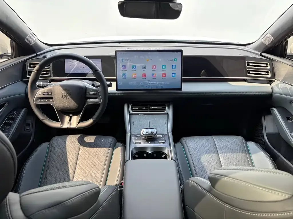 BYD Qin L — фото 8