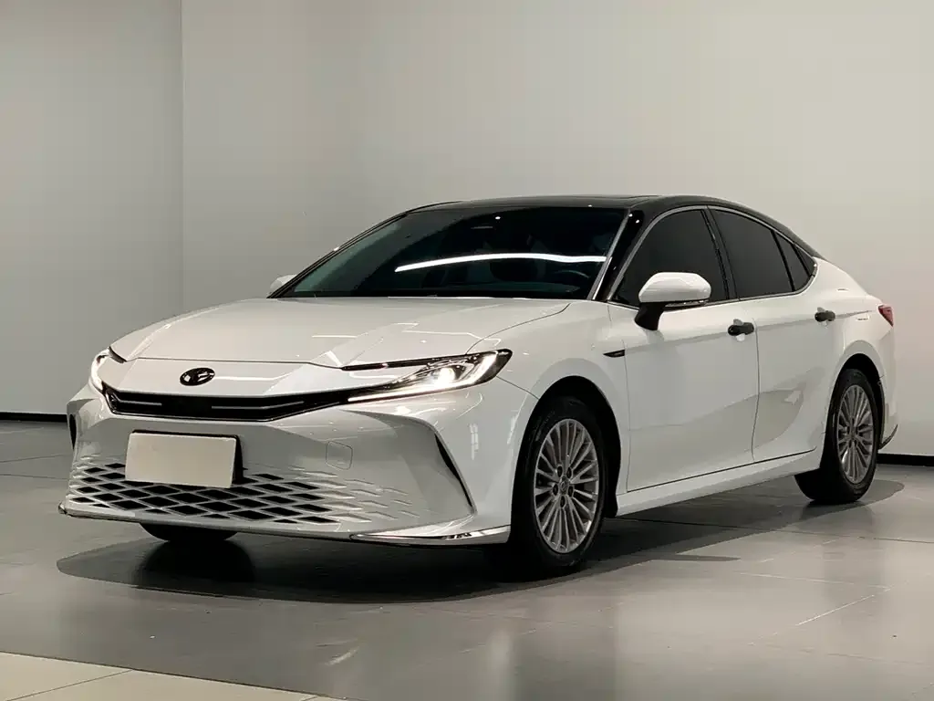 Toyota Camry 2025 из CN, фото 1
