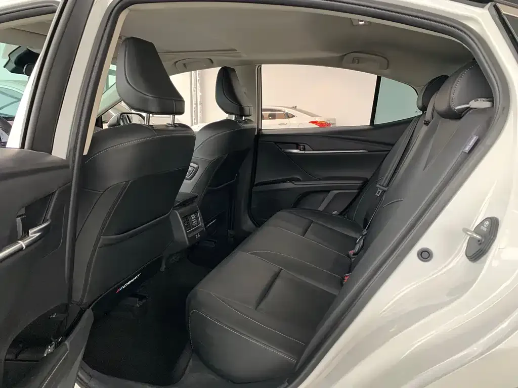 Toyota Camry 2025 из CN, фото 5