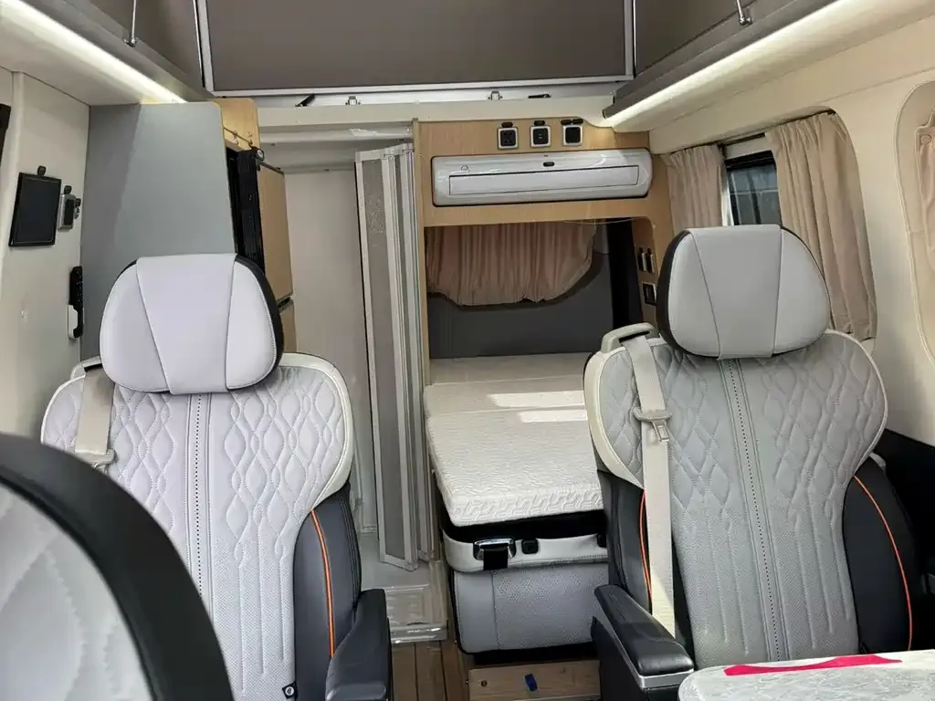 Ford Transit 2023 из CN, фото 2