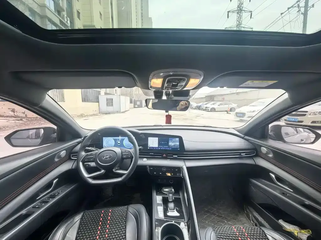 Hyundai Elantra 2023 из CN, фото 3