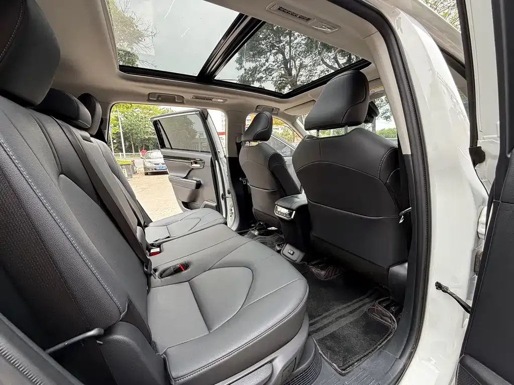 Toyota Highlander 2024 из CN, фото 10