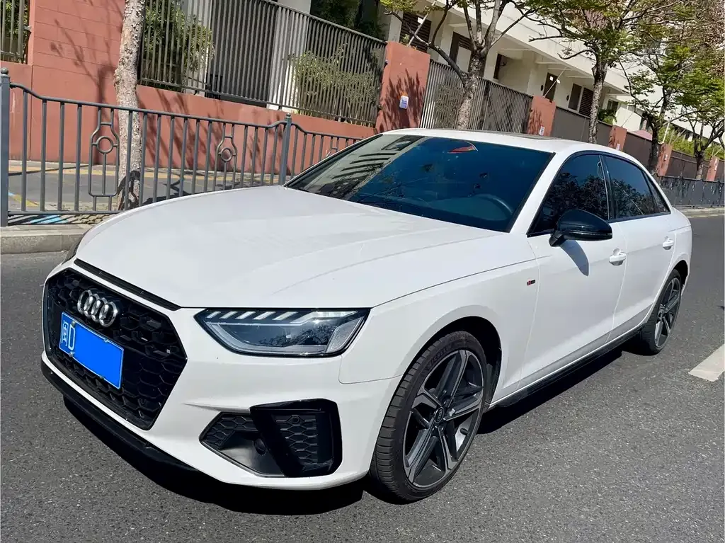 Audi A4L 2023 из CN, фото 1
