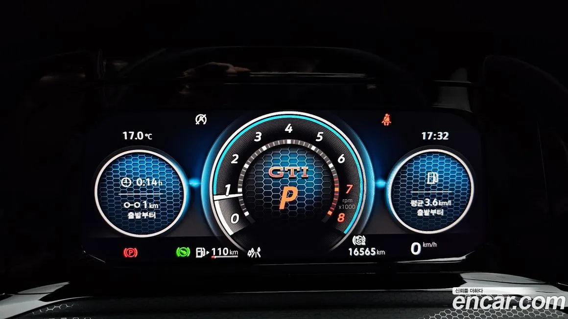 Volkswagen Golf 2024 из KR, фото 2