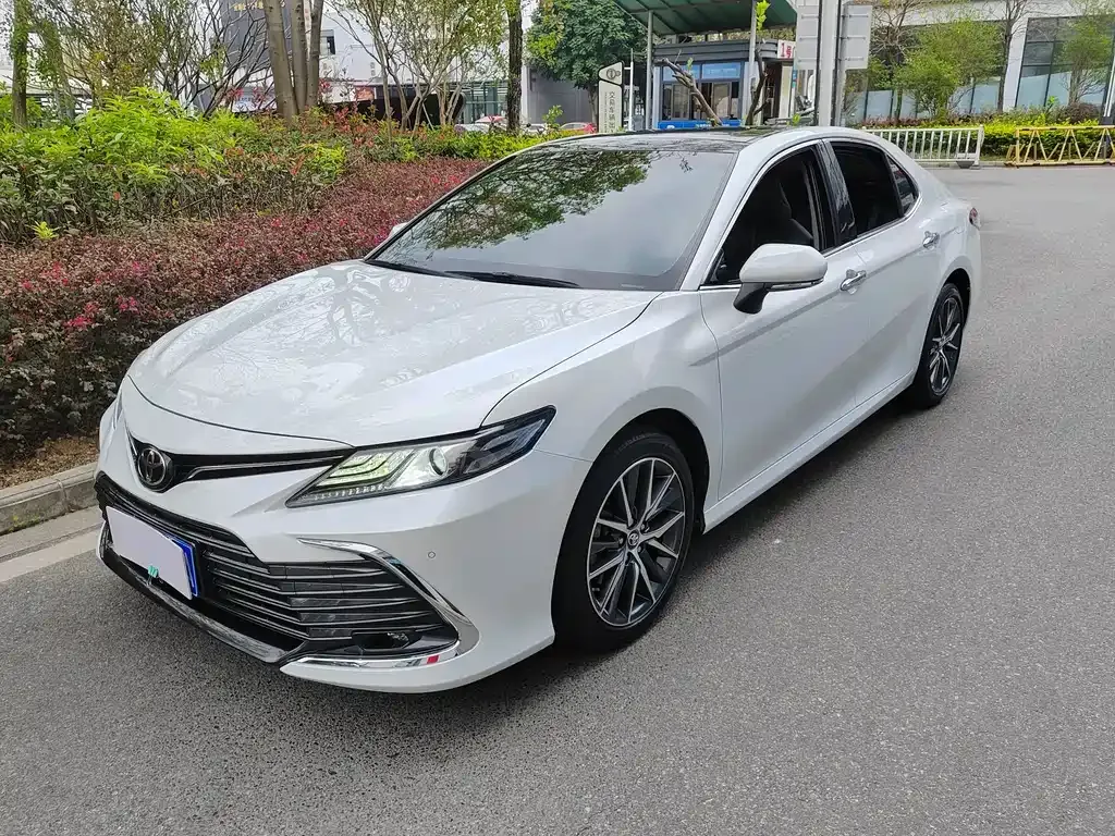 Toyota Camry 2023 из CN, фото 1