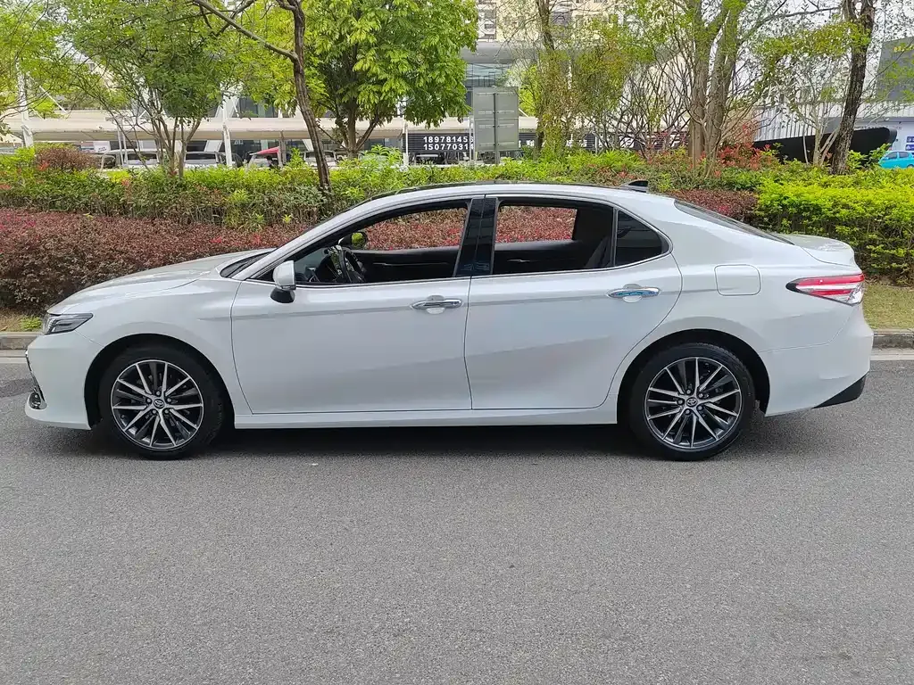 Toyota Camry 2023 из CN, фото 10