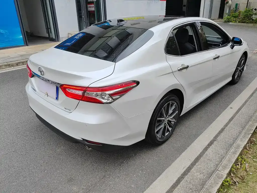 Toyota Camry 2023 из CN, фото 3