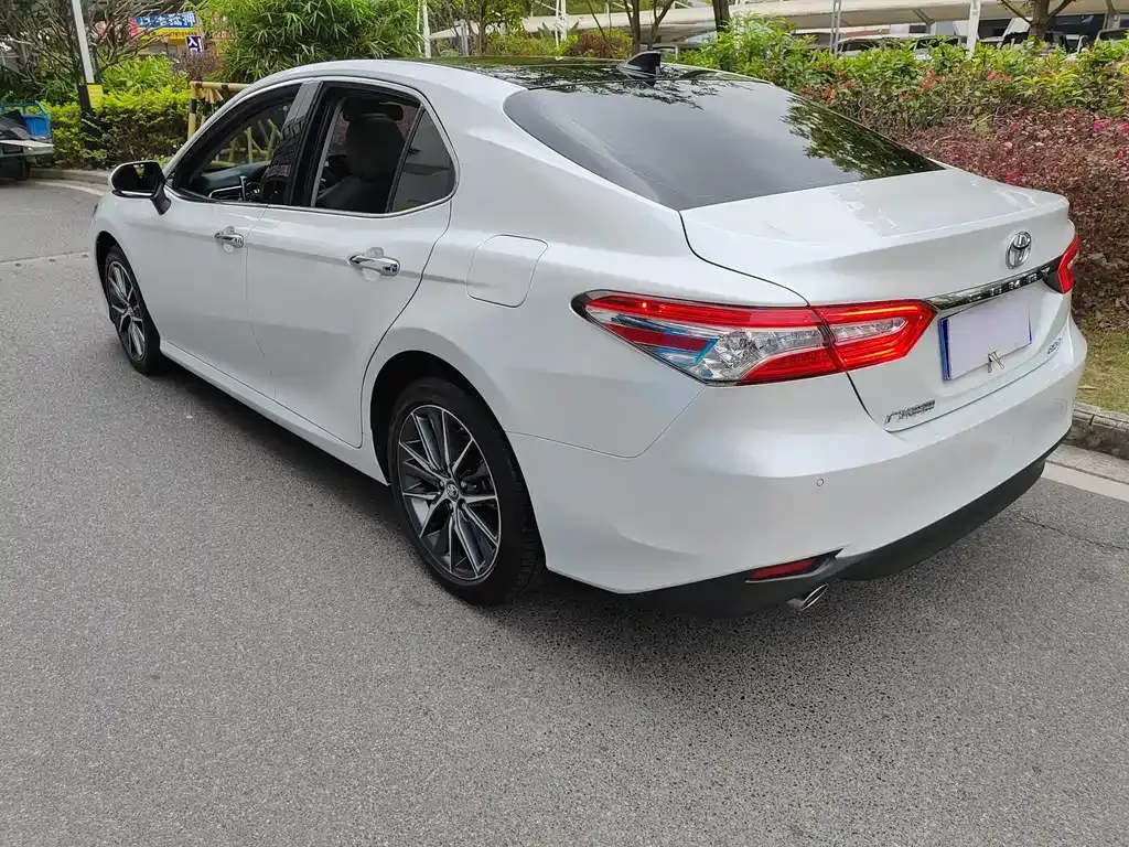 Toyota Camry 2023 из CN, фото 5
