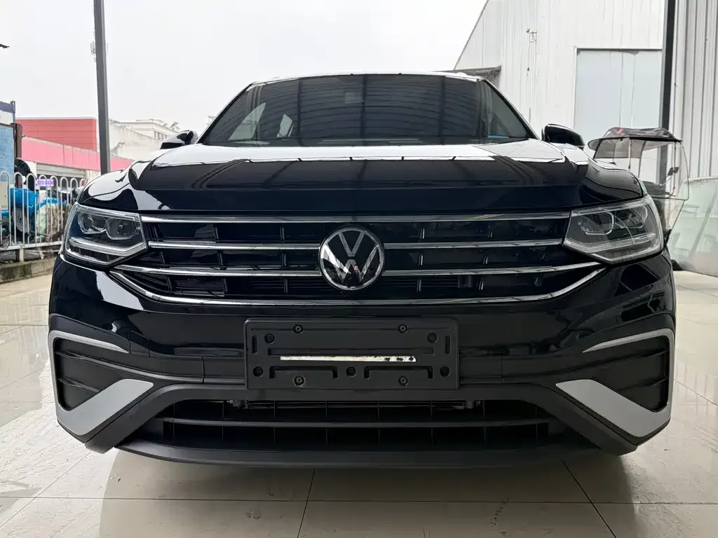 Volkswagen Tiguan L 2023 из CN, фото 1