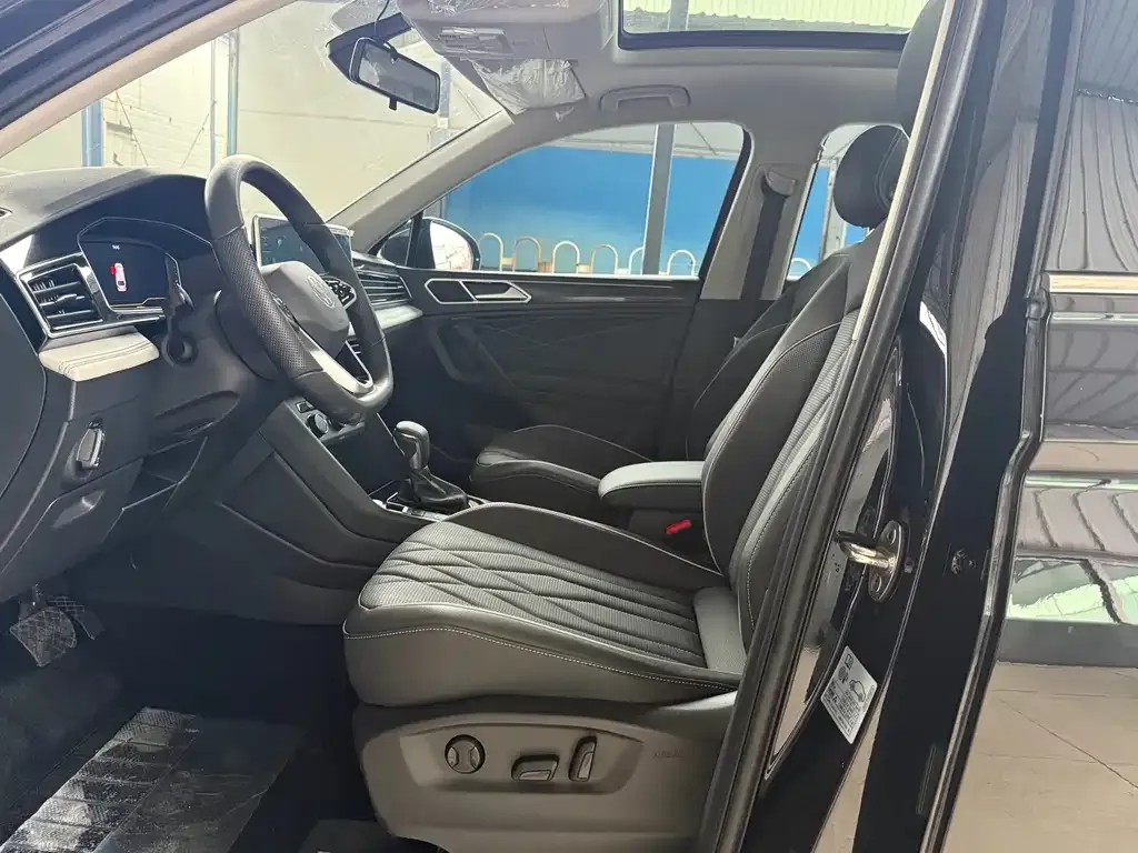 Volkswagen Tiguan L 2023 из CN, фото 4