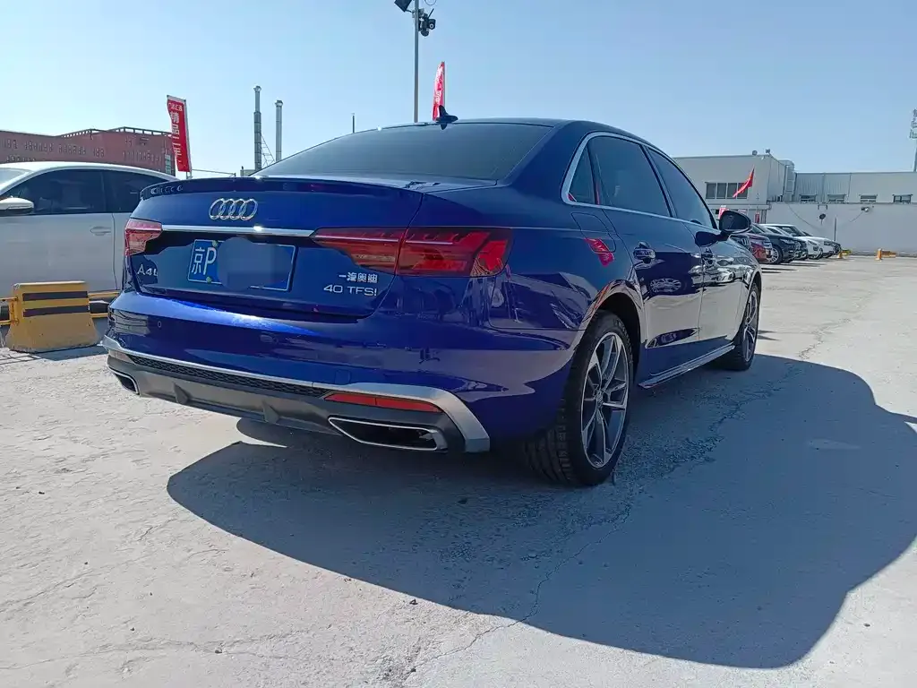 Audi A4L 2021 из CN, фото 2