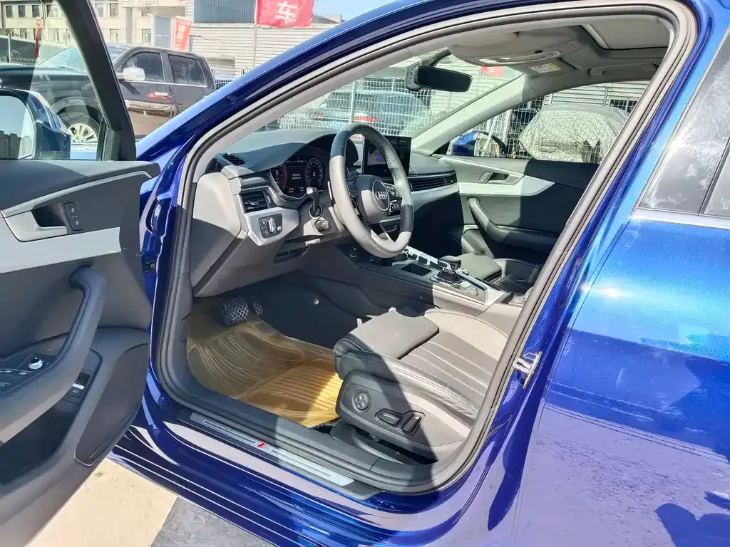 Audi A4L 2021 из CN, фото 7
