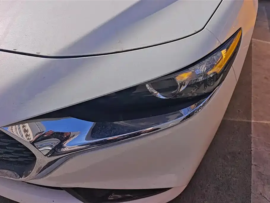 Mazda 3 Axela 2023 из CN, фото 2
