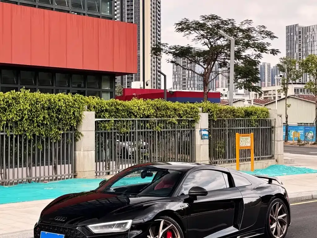 Audi R8 — фото 1