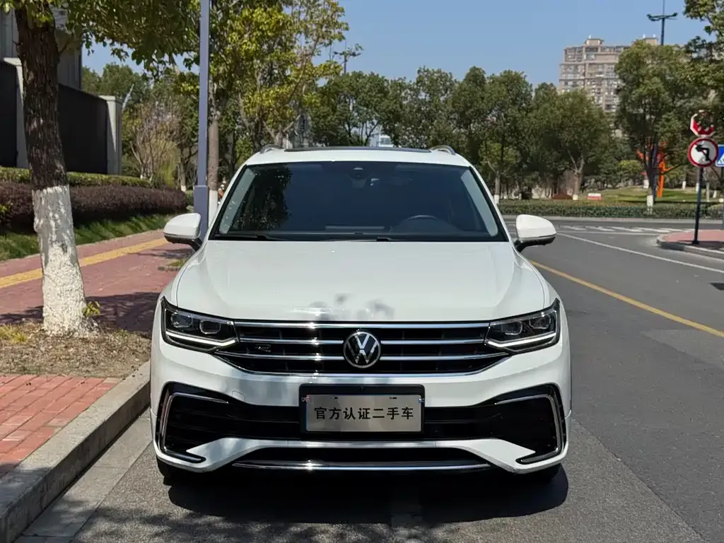 Volkswagen Tiguan L 2023 из CN, фото 4