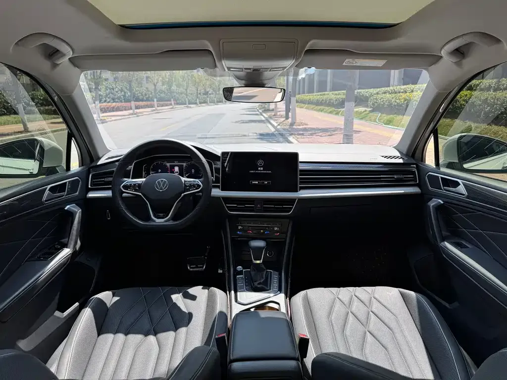 Volkswagen Tiguan L 2023 из CN, фото 5