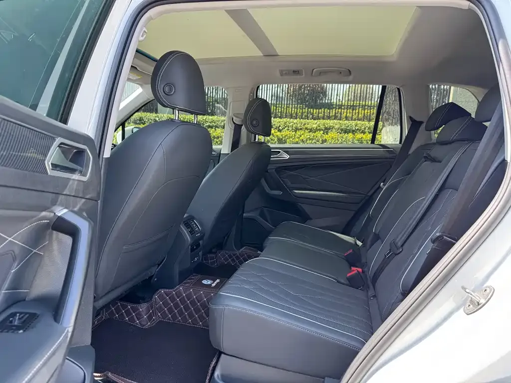 Volkswagen Tiguan L 2023 из CN, фото 3