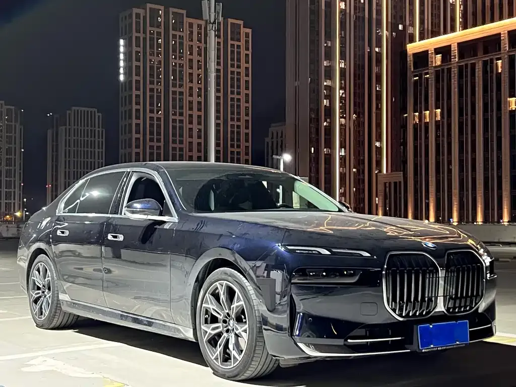 BMW 7 Series — фото 6