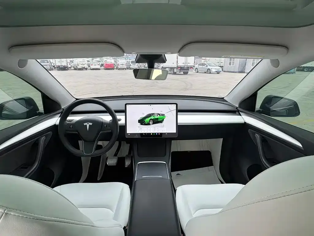 Tesla Model Y — фото 2