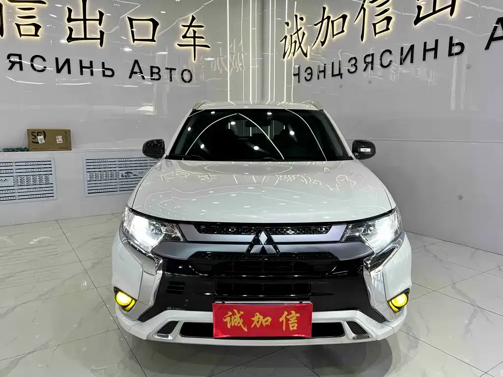 Mitsubishi Outlander — фото 10