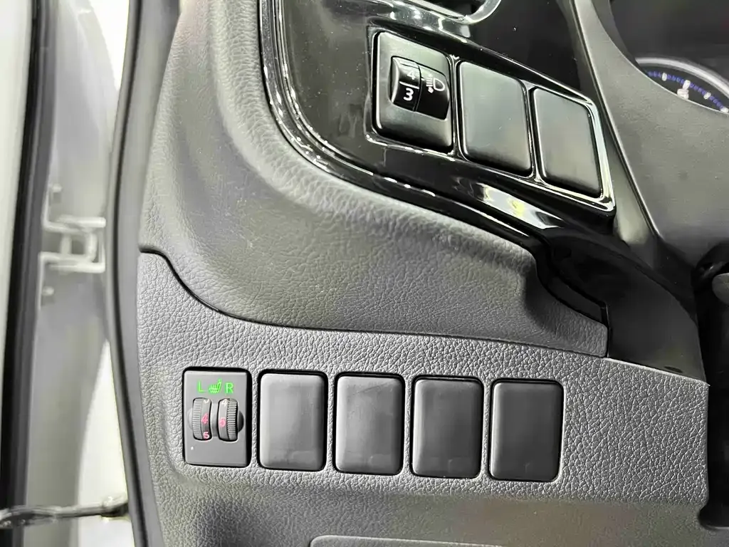 Mitsubishi Outlander — фото 9