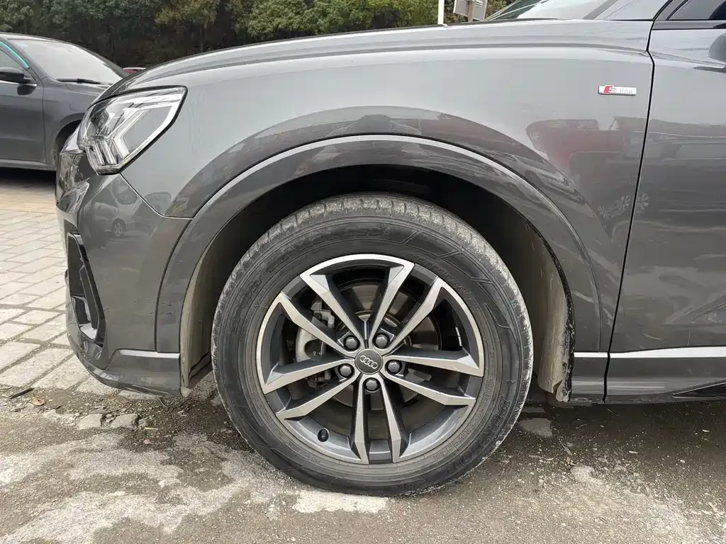 Audi Q3 2021 из CN, фото 3