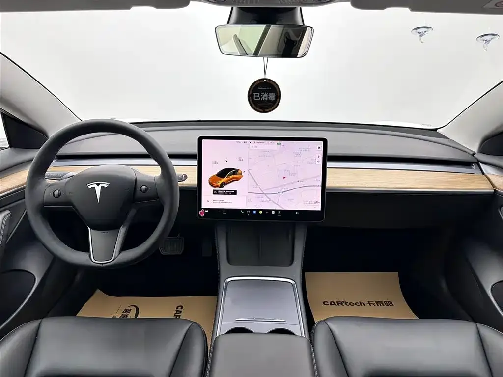 Tesla Model 3 — фото 9