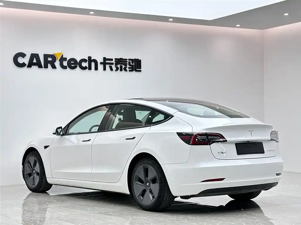 Tesla Model 3 — фото 6