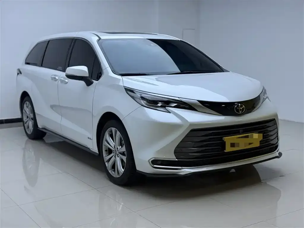 Toyota Sienna — фото 10