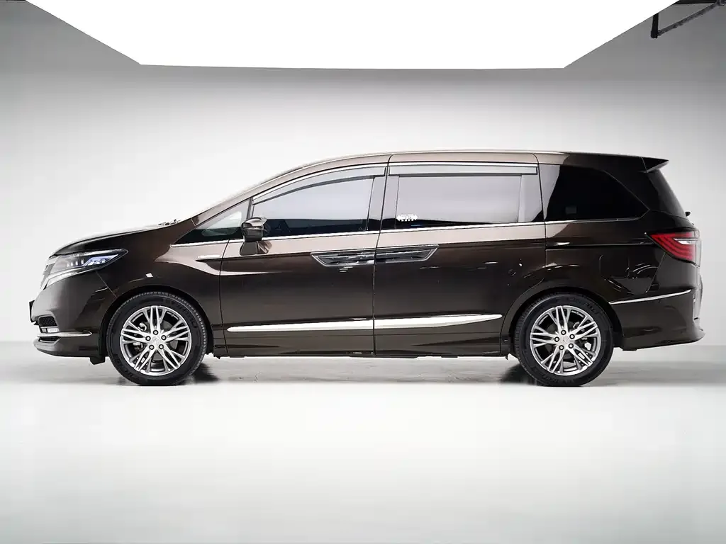 Honda Elysion 2021 из CN, фото 4
