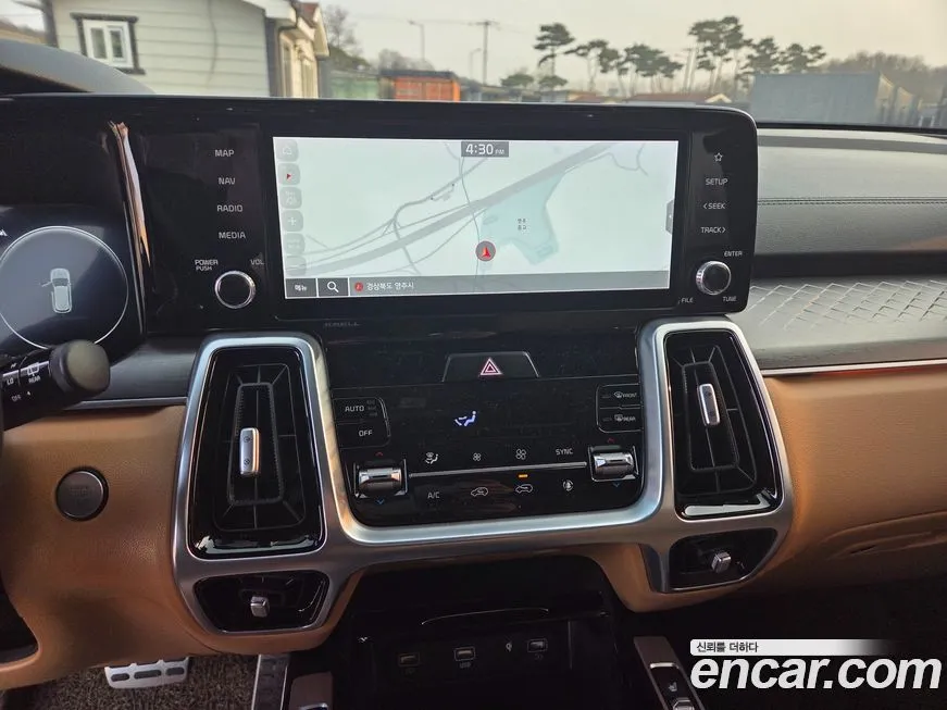 Kia Sorento — фото 6