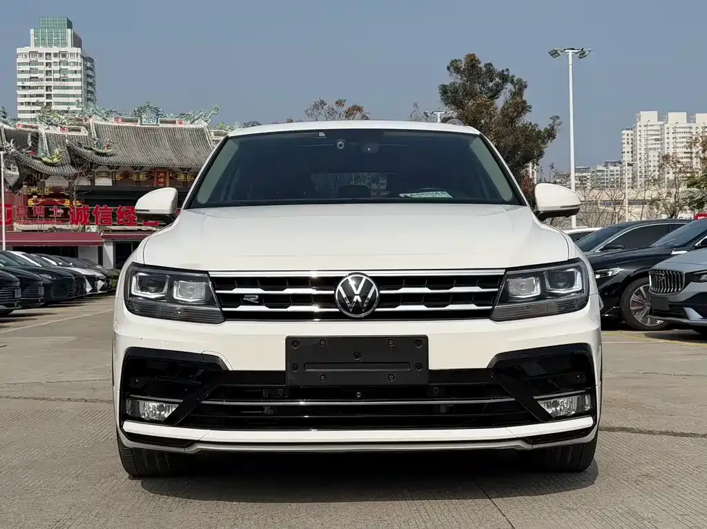 Volkswagen Tiguan L 2021 из CN, фото 3