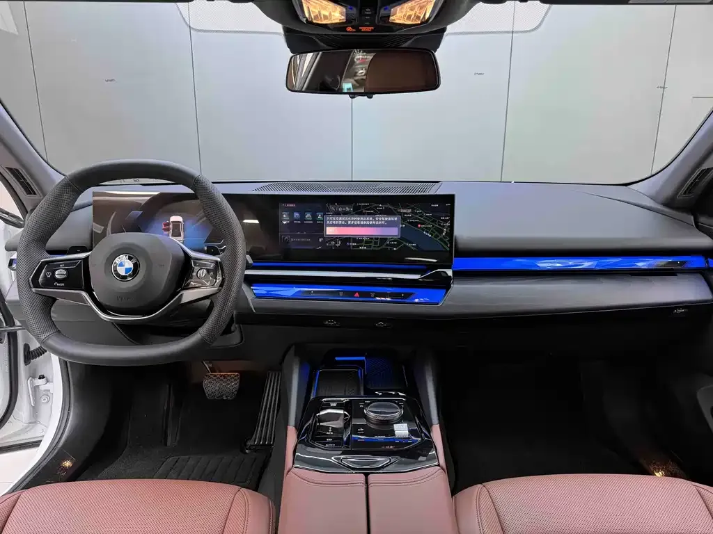 BMW 5 Series 2025 из CN, фото 10