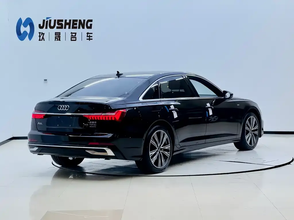 Audi A6L — фото 5