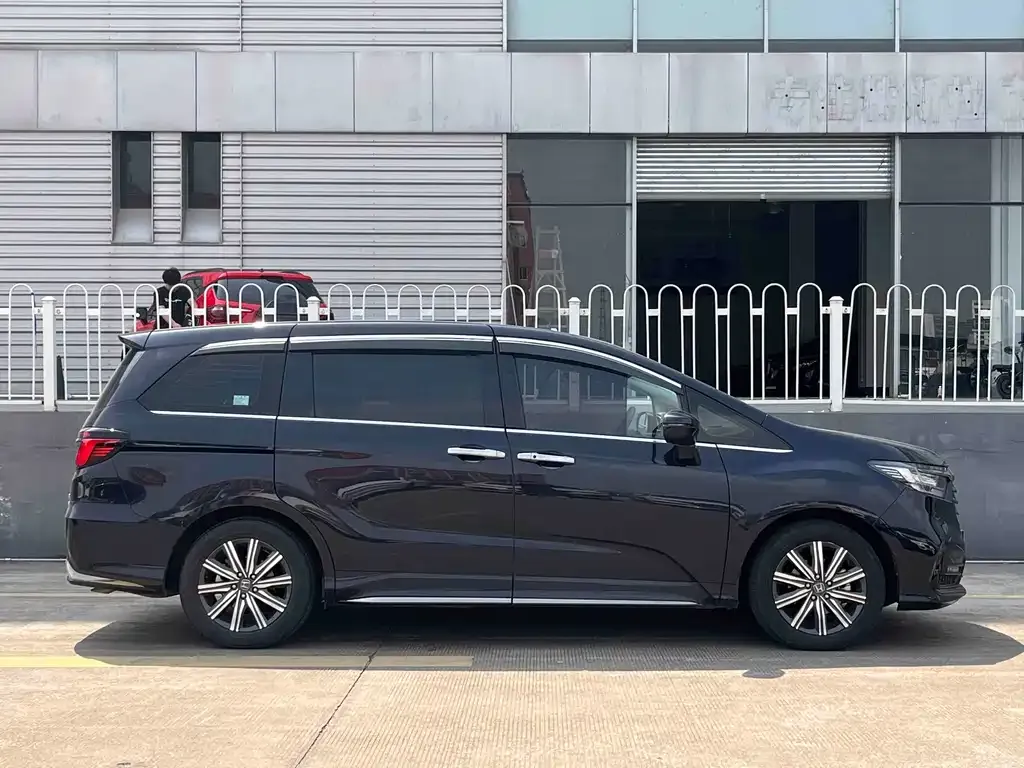 Honda Odyssey — фото 5