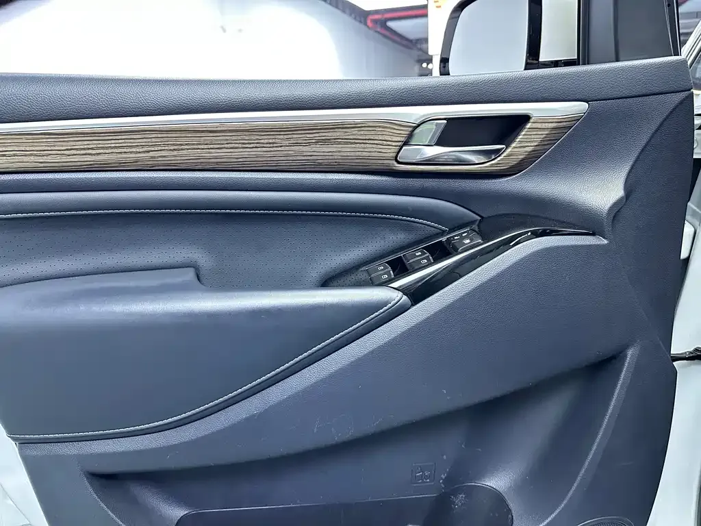 GAC Motor Trumpchi M8 — фото 9