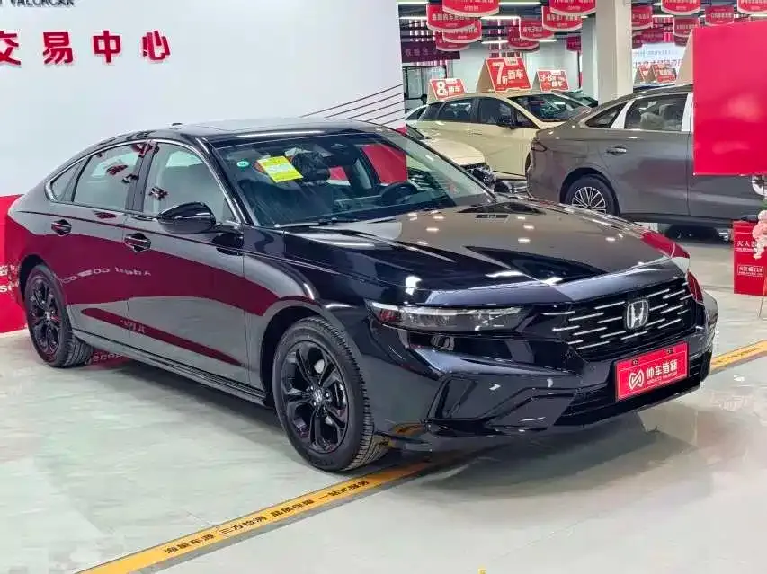 Honda Accord — фото 1