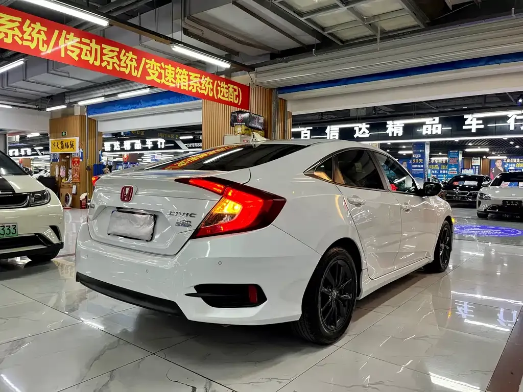 Honda Civic — фото 5
