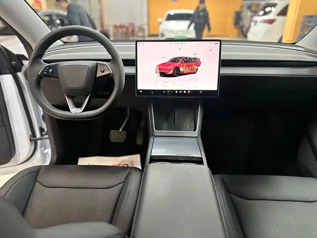 Tesla Model Y — фото 7