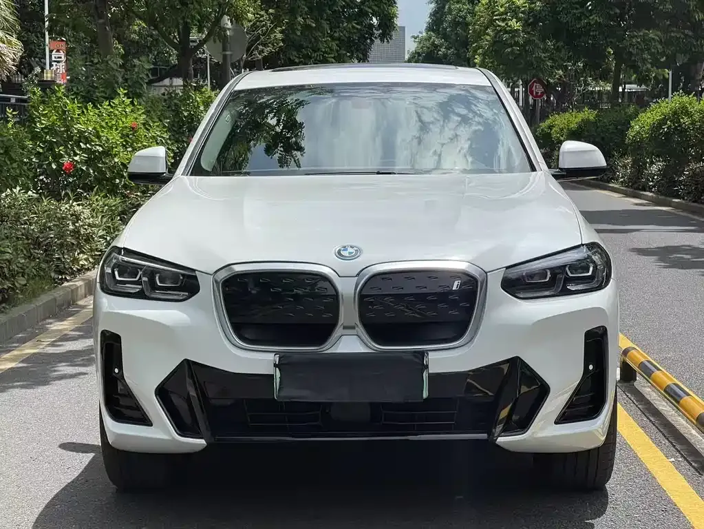 BMW iX3 — фото 4