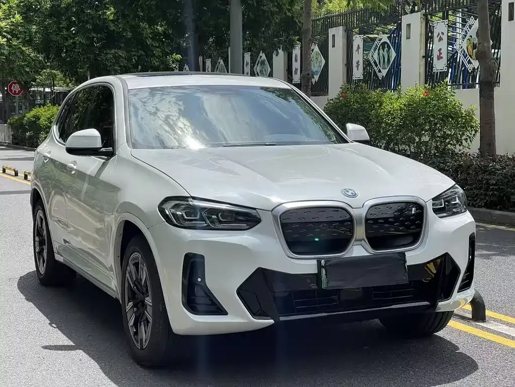 BMW iX3 — фото 2
