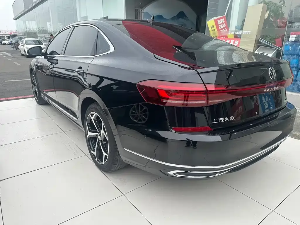 Volkswagen Passat — фото 5