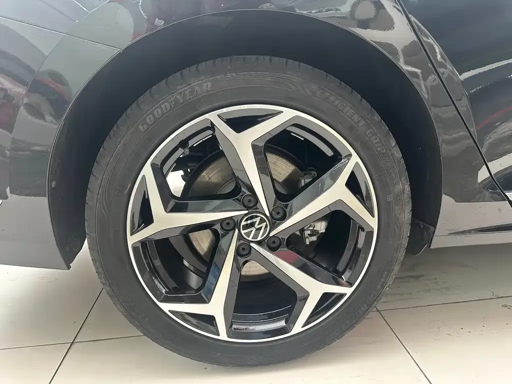 Volkswagen Passat — фото 2