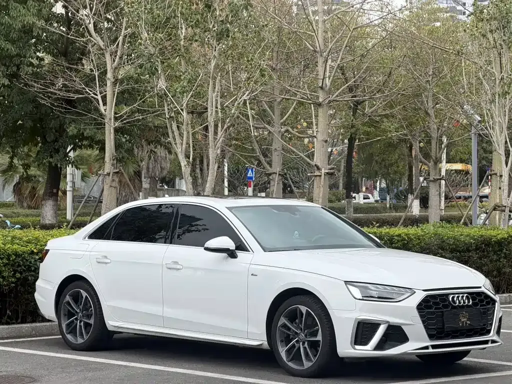 Audi A4L 2021 из CN, фото 9