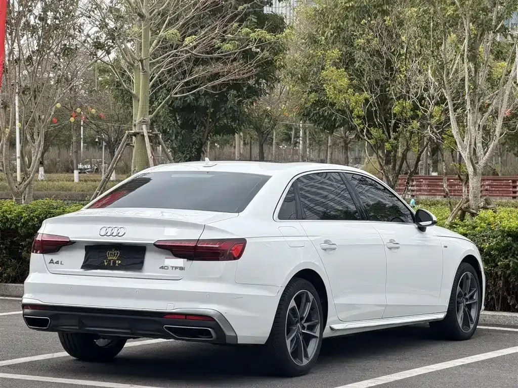 Audi A4L 2021 из CN, фото 10