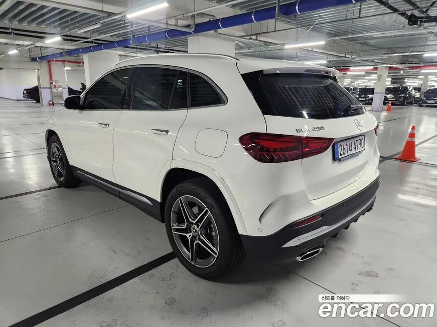 Mercedes-Benz GLA-Class — фото 7