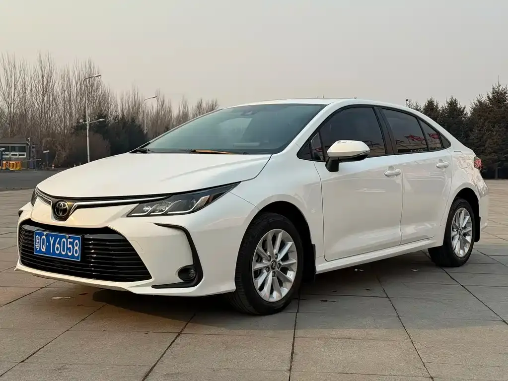 Toyota Corolla — фото 1