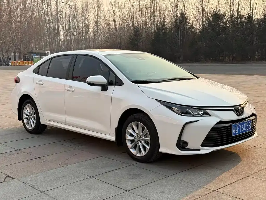 Toyota Corolla — фото 10