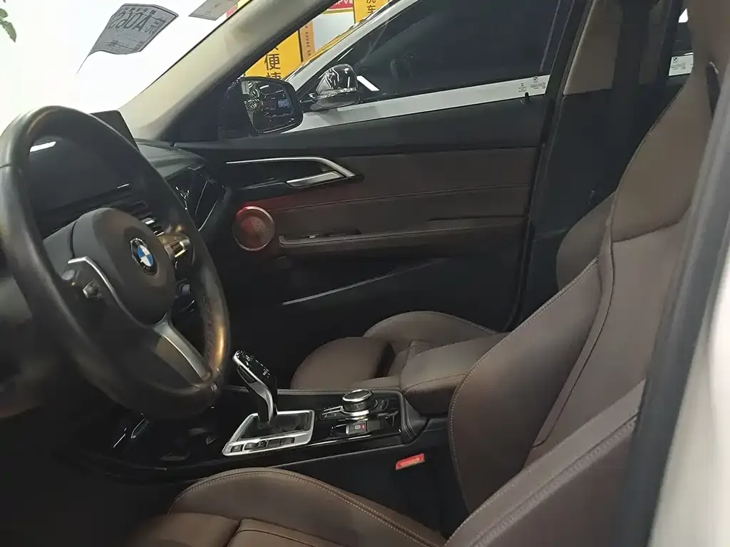 BMW 1 Series 2023 из CN, фото 3